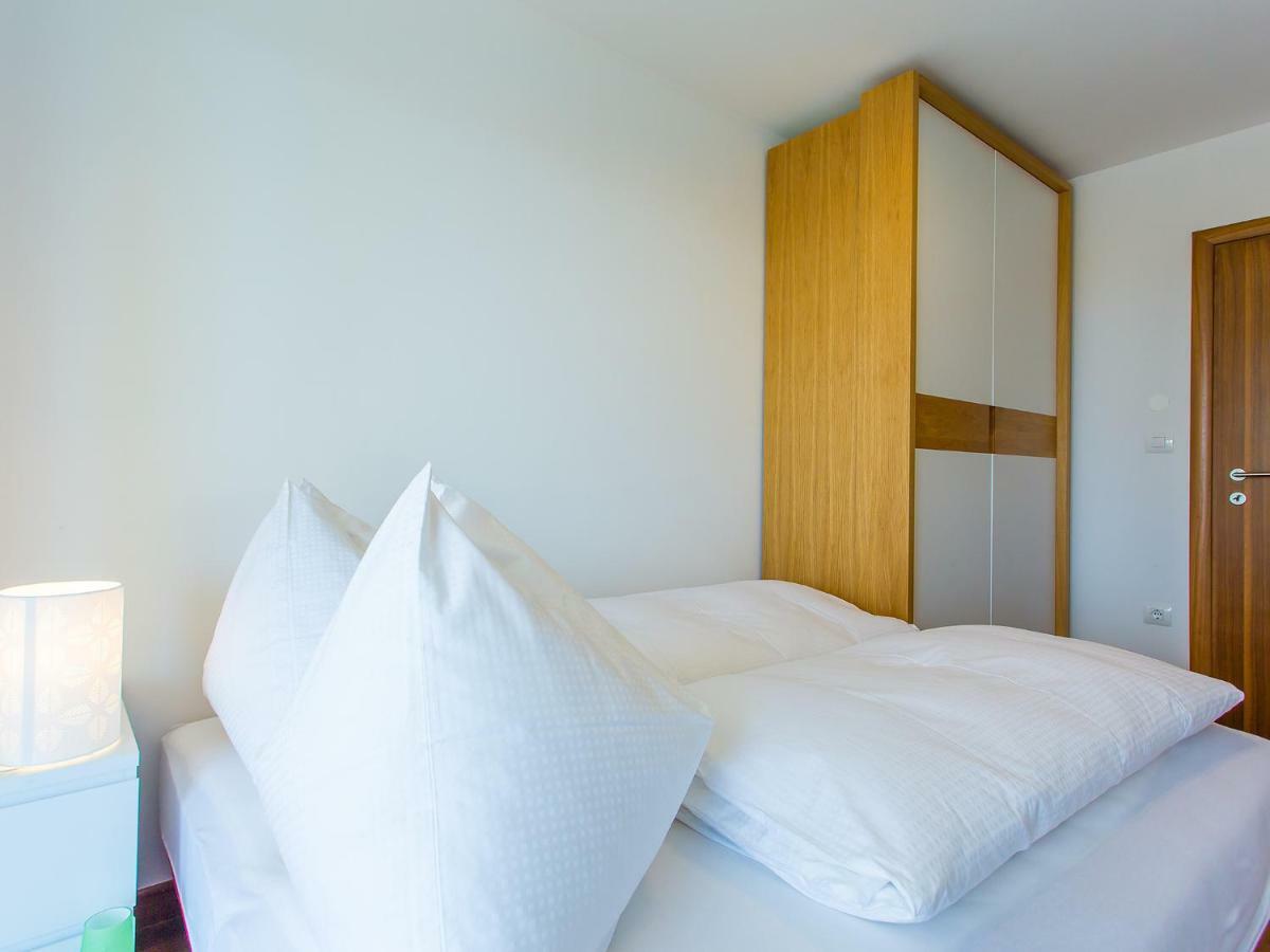 Apartment Maestral Пореч Экстерьер фото