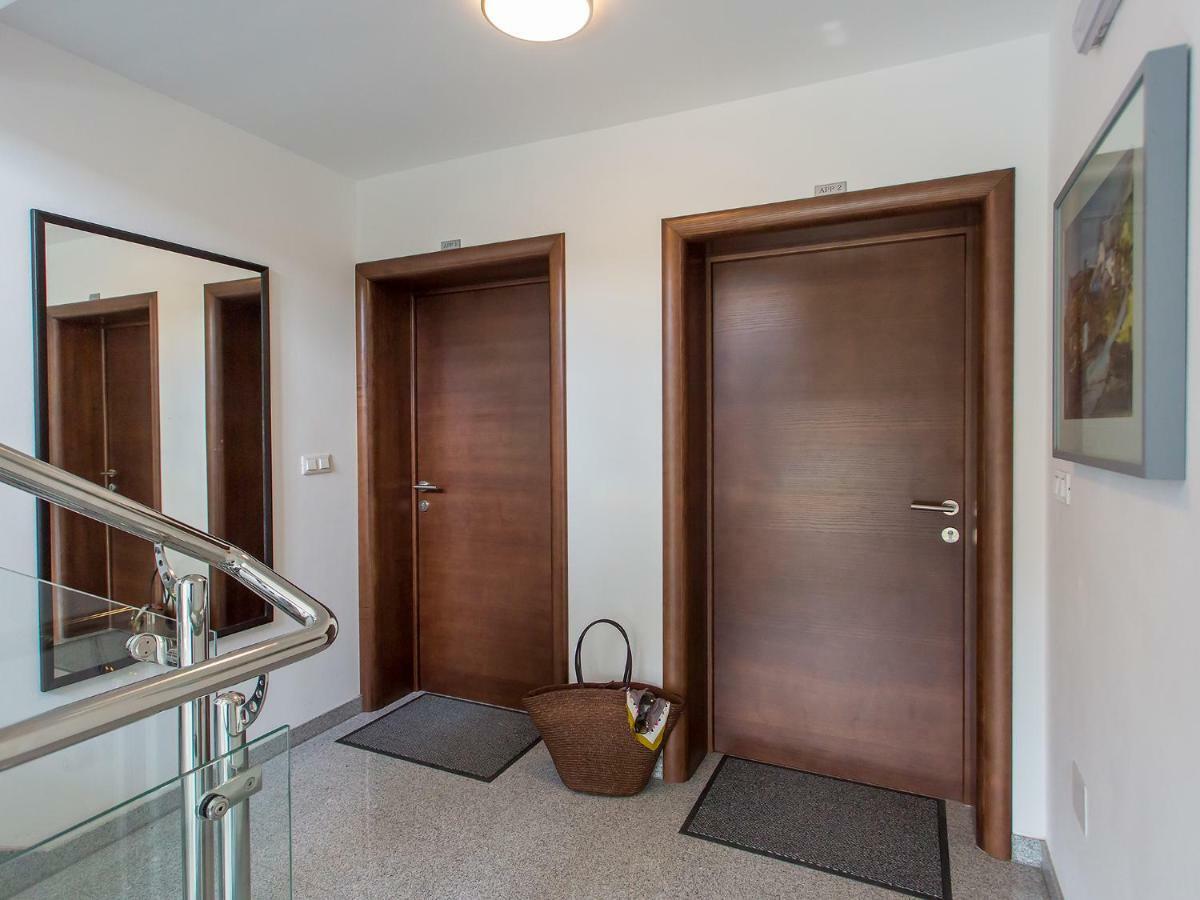 Apartment Maestral Пореч Экстерьер фото