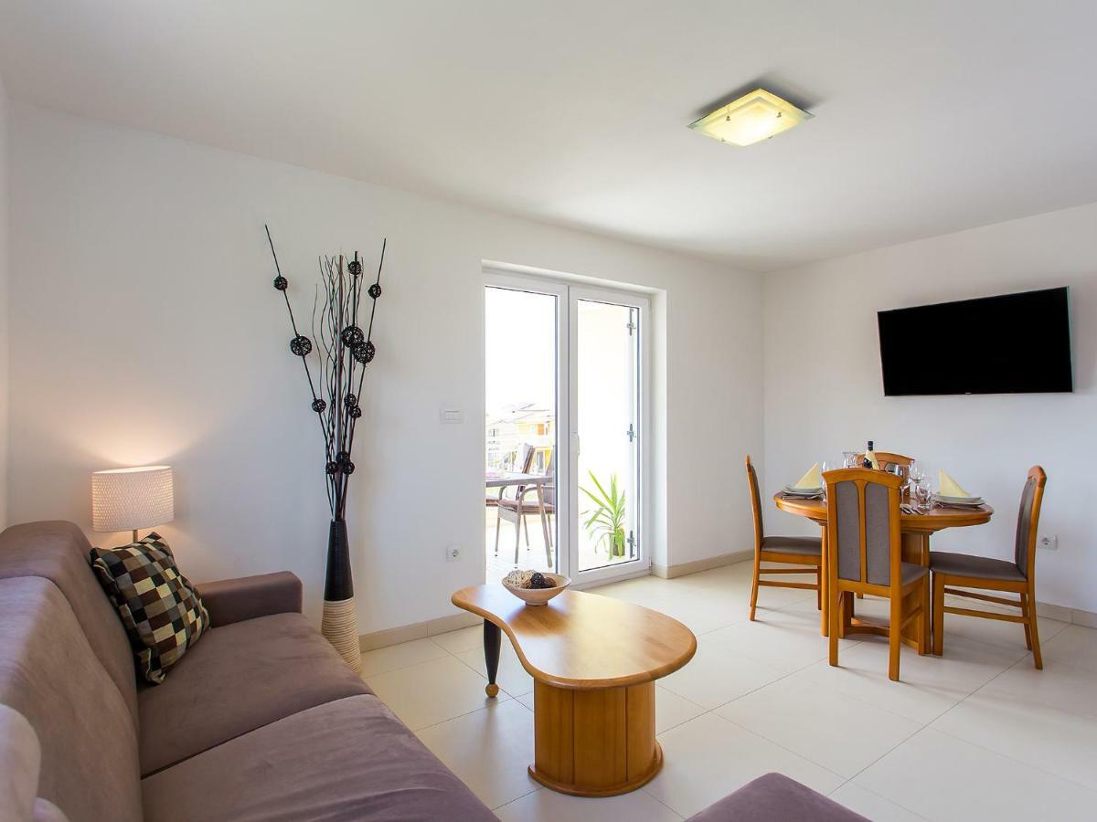 Apartment Maestral Пореч Экстерьер фото