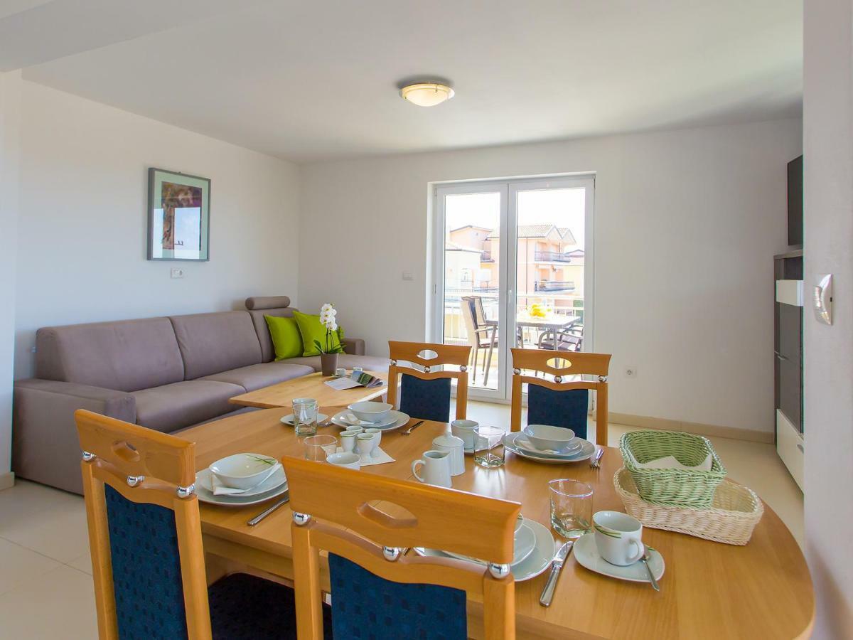 Apartment Maestral Пореч Экстерьер фото
