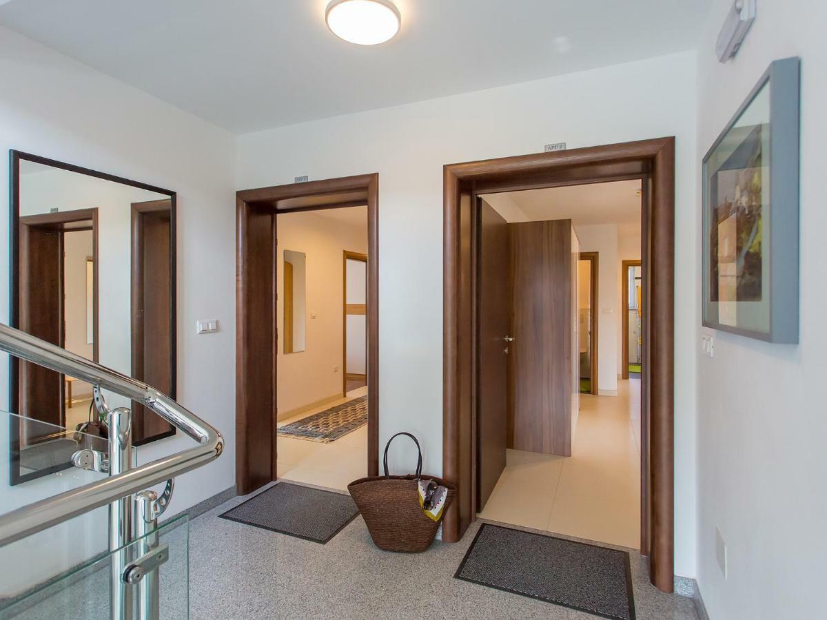 Apartment Maestral Пореч Экстерьер фото