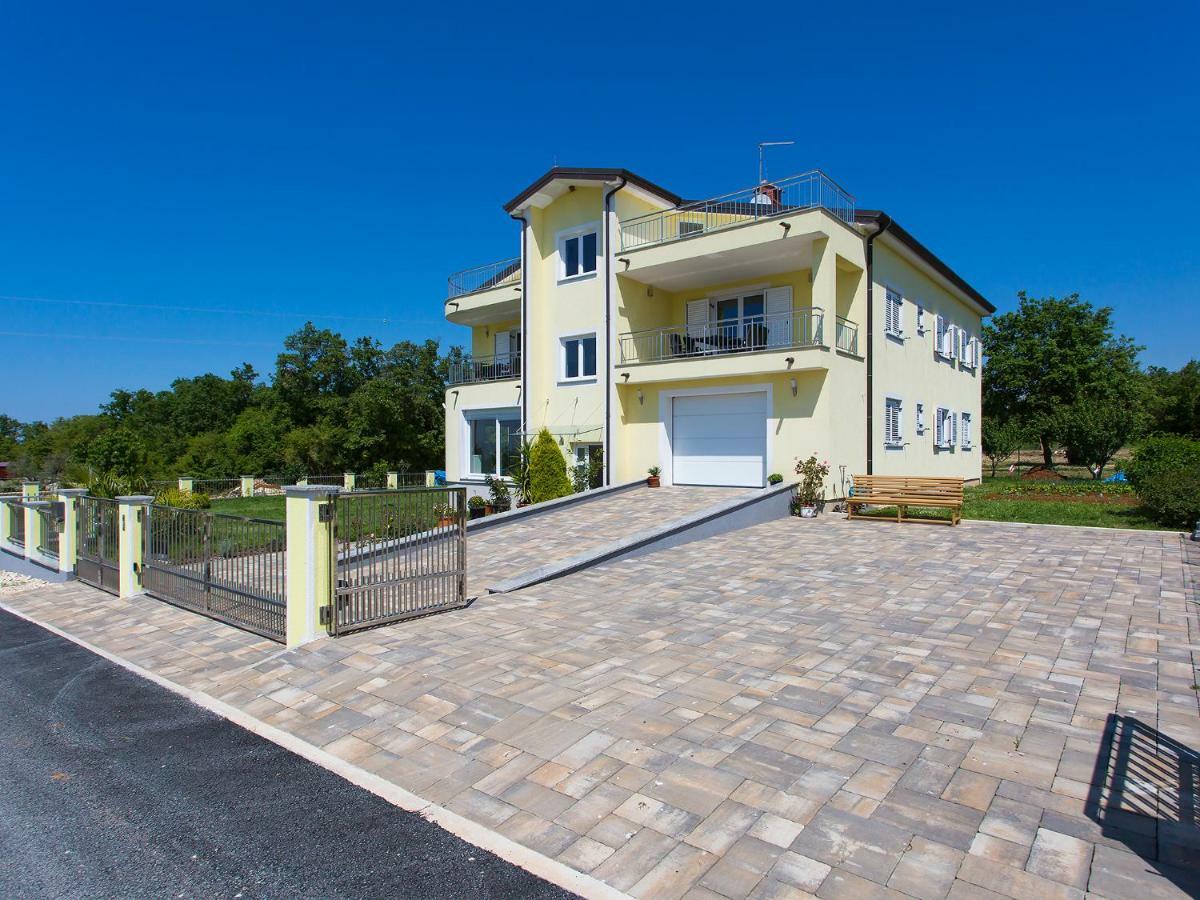 Apartment Maestral Пореч Экстерьер фото
