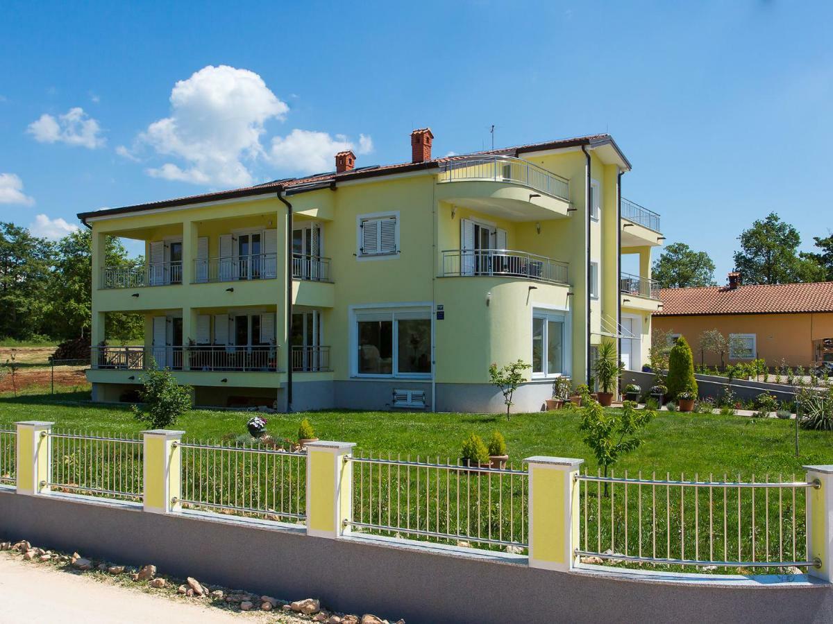 Apartment Maestral Пореч Экстерьер фото